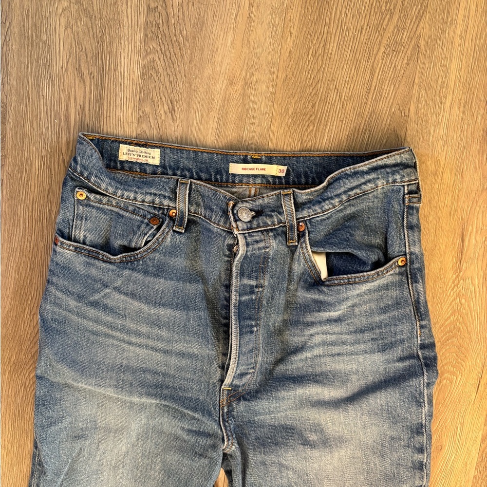 Levis rib cage flair 30 - Picture 2 of 4